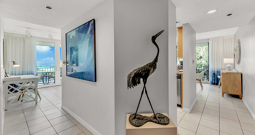 Veranda Beach Club of Longboat, entry way with a view of the Gulf of Mexico
