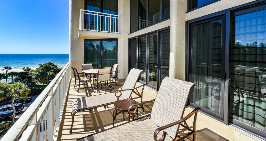 Veranda Beach Club of Longboat, penthouse balcony with a view of the Gulf of Mexico